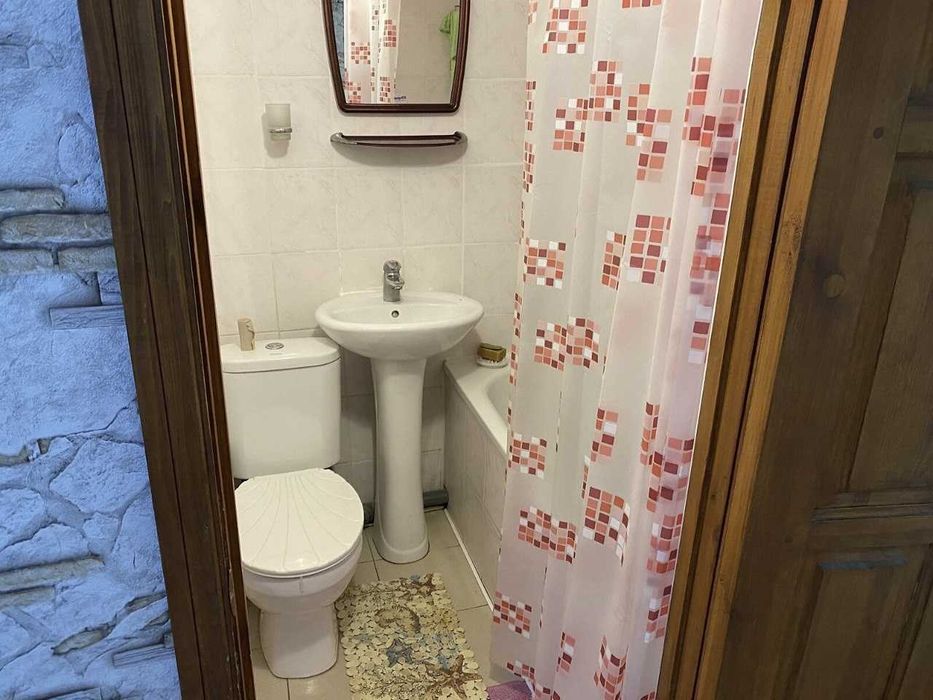 Продам 1-комнатную возле ЖД-вокзал!