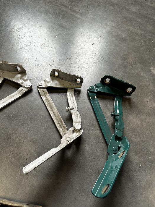 Петлі капота завіса Спрінтер Sprinter W906 крафтер Crafter