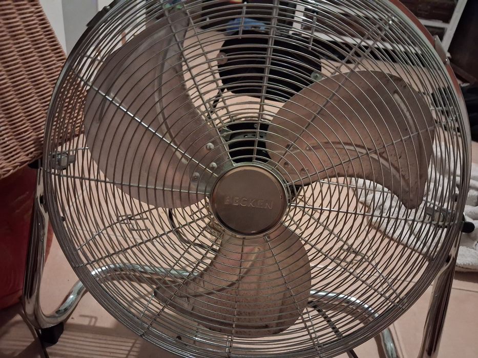 Vendo Ventoinha  240v 140w