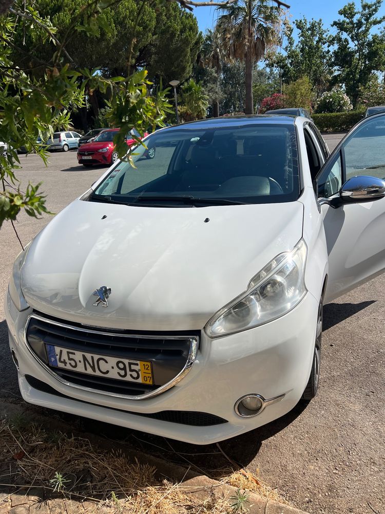 Peugeot 208 1.6 e-HDi Allure