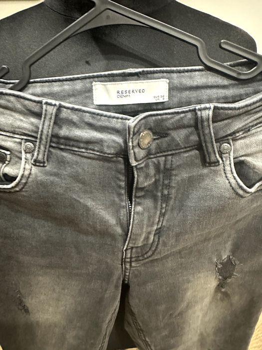 Reserved dżinsy przecierane szare S