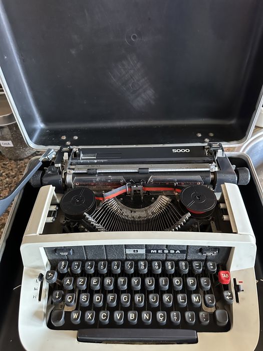 Maquina de Escrever MESSA 5000 (vintage)