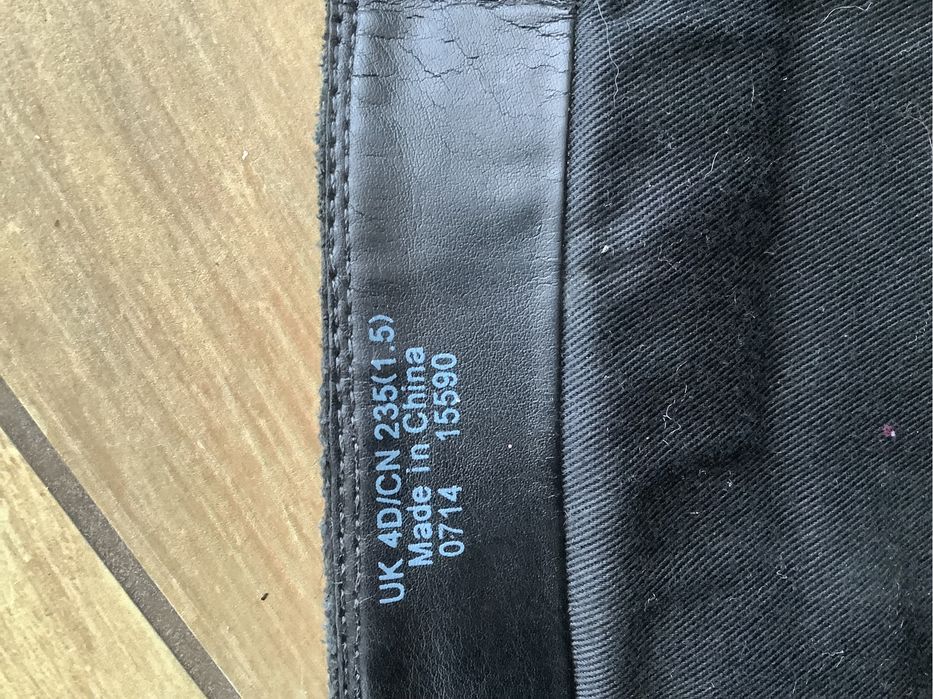 Czarne skórzane kozaki damskie Clarks rozmiar 37 lub 37,5