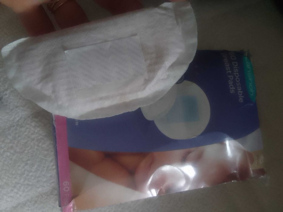 Накладки Lansinoh под грудь от протикания молока для кормящих мам груд