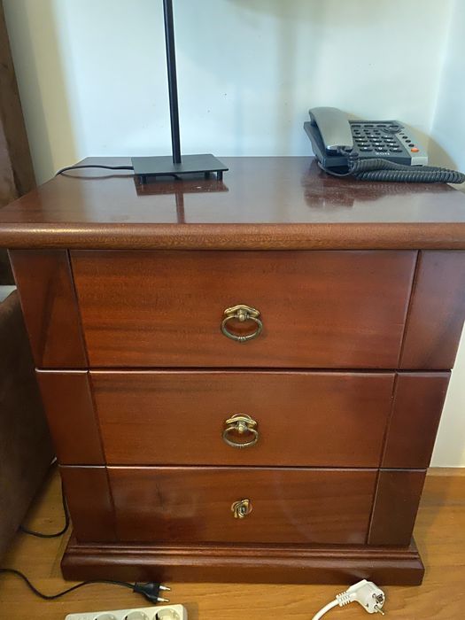 Conjunto 1 cómoda e 2 mesas de cabeceira