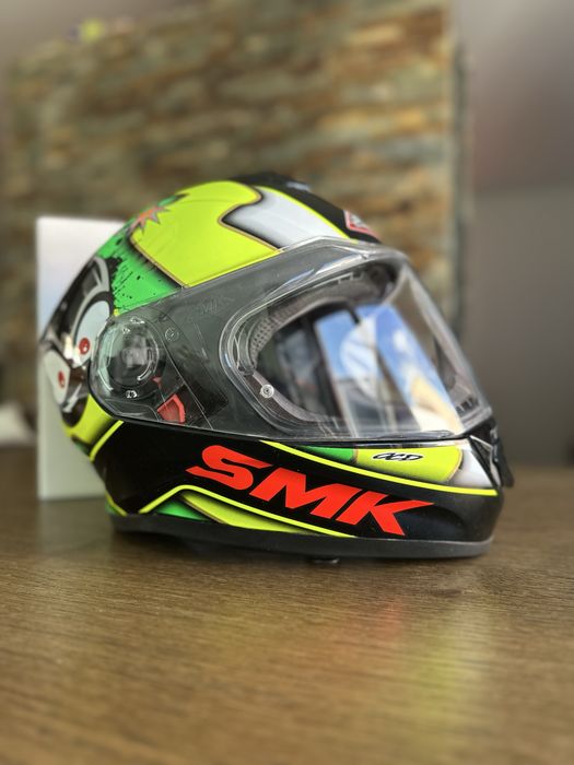 Capacete SMK “The Bomb”