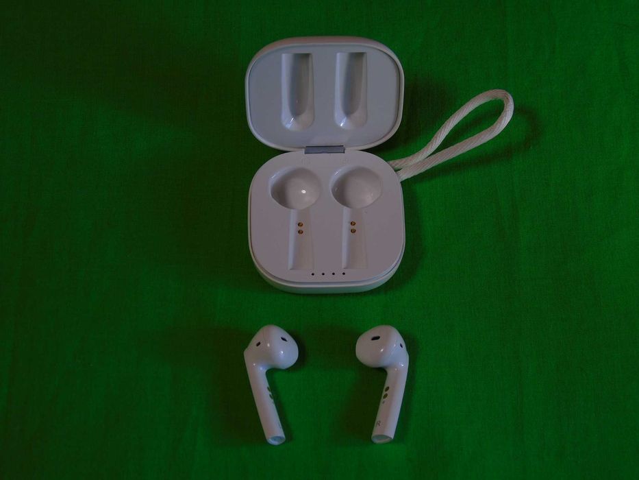 Блютуз навушники Omthing Airfree Pods TWS білого кольору стан ідиал