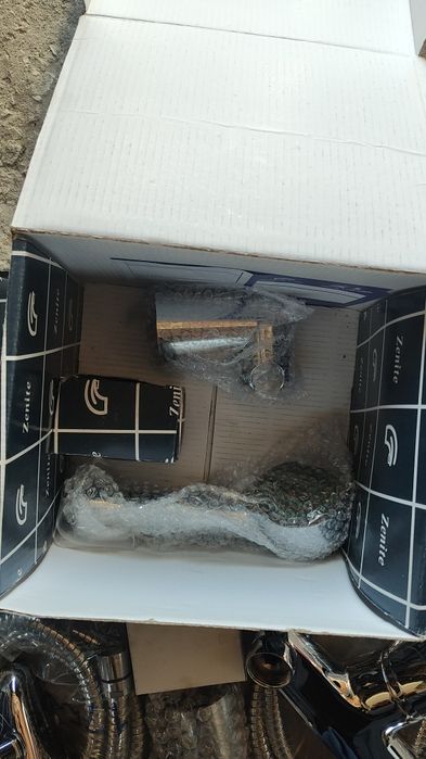 Misturadora de banheira e torneira de lavatório novos