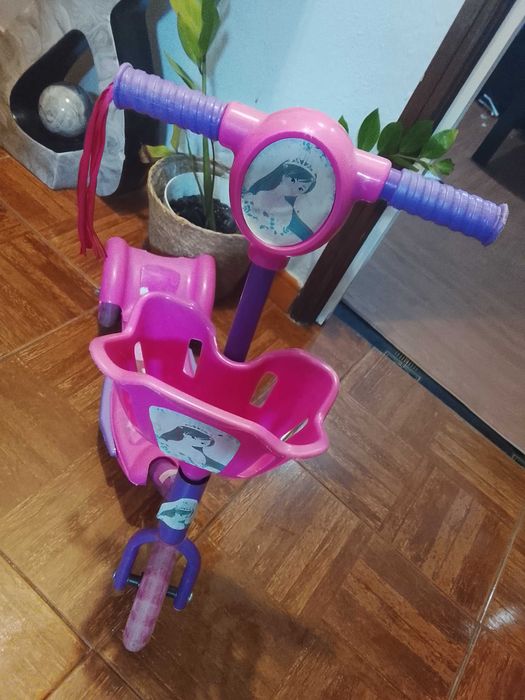 Trotinete usada menina c/musica