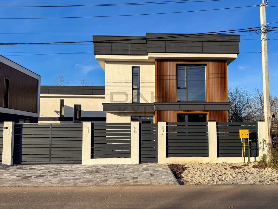 Окремий фасадний будинок 150 м², біля Ліцею №1, газ, асфальт