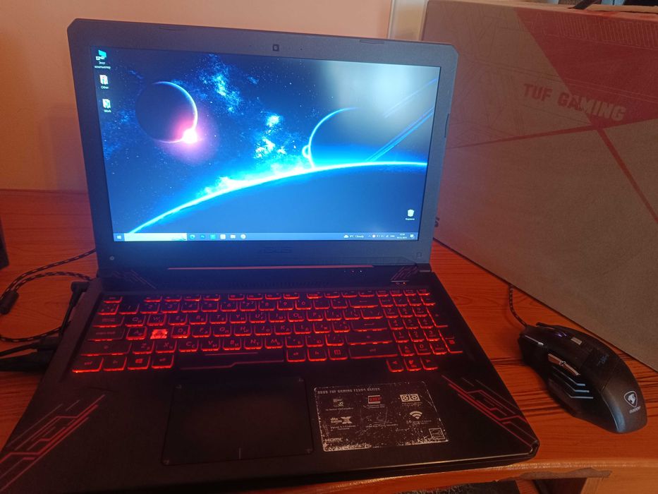 Asus TUF Gaming FX504GD / i5-8300H / GTX1050 (4GB) / 12GB / 256SSD+1TB