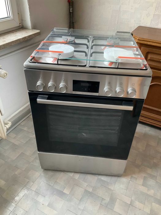Nowa kuchenka gazowo - elektryczna BOSH - 60 cm.