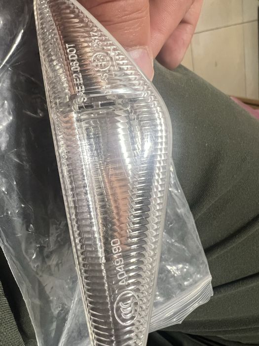 7267978 поворотник правый