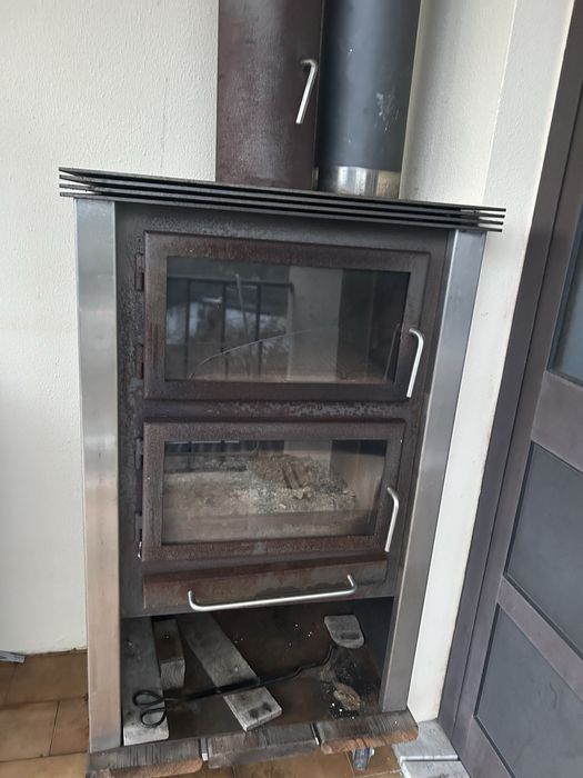 Salamandra a lenha com forno