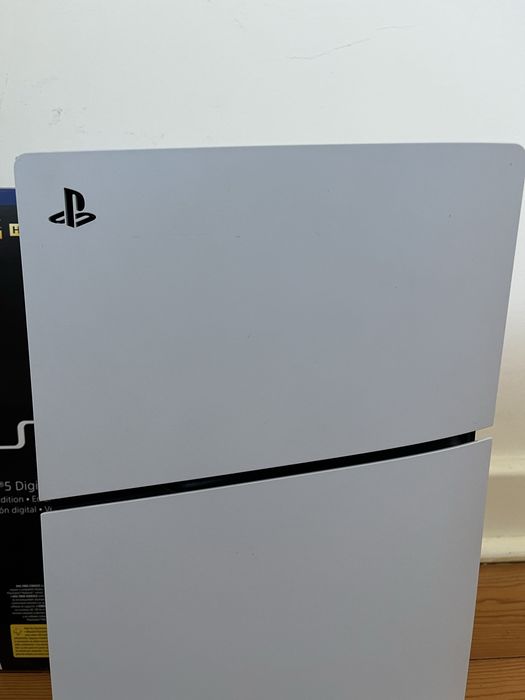 Ps5 Digital Edition (mod slim) 825gb - como nova c/garantia CeX ate 2030