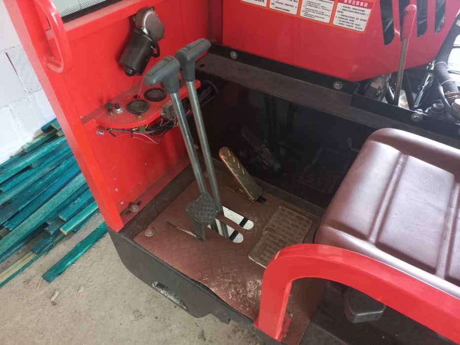 Wozidło spalinowe na gąsienicach diesel 4 cyl.