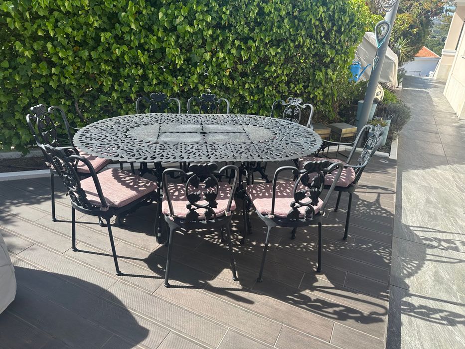 Outside Dining Table and Chairs