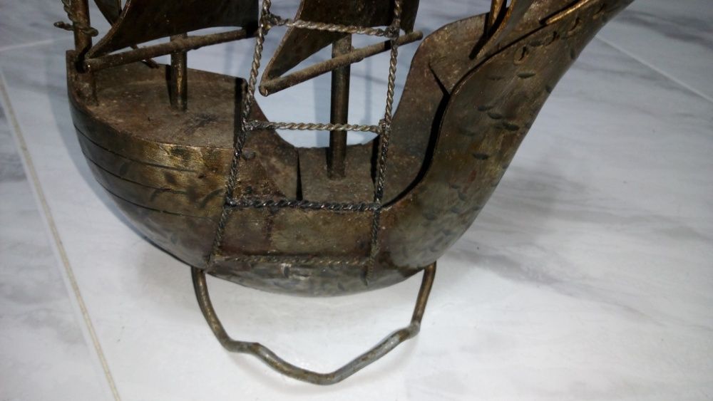 "Decoração" Caravela em latão - peça única