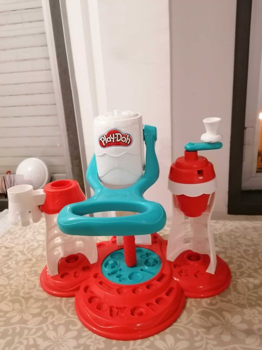Vendo Máquina de gelados de brincar muito bonita como nova