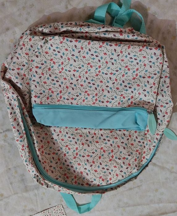 Mochilas escolares a bom preço novas