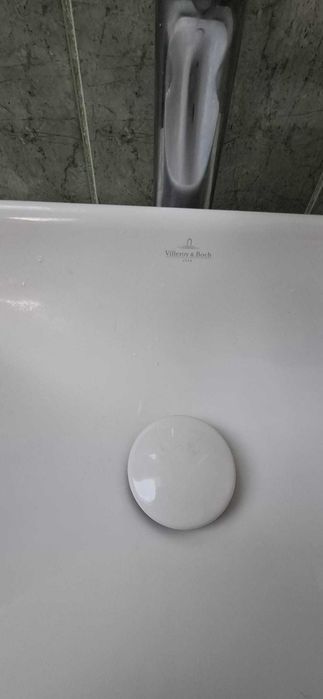 Umywalka z szafką łazienkową