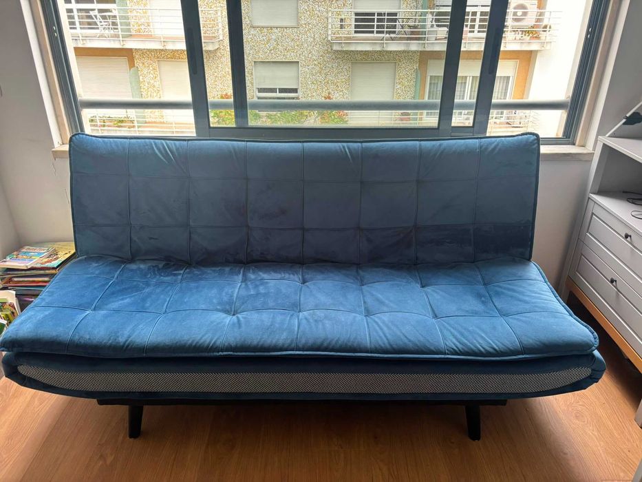 sofá-cama de três lugares