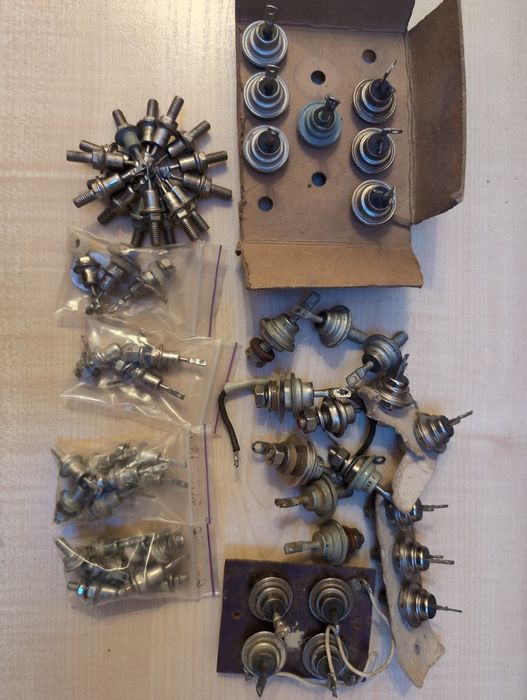 Стабілізатрон д815-17; діод, тиристор 2Д202; КД202; Д214-47; КУ202