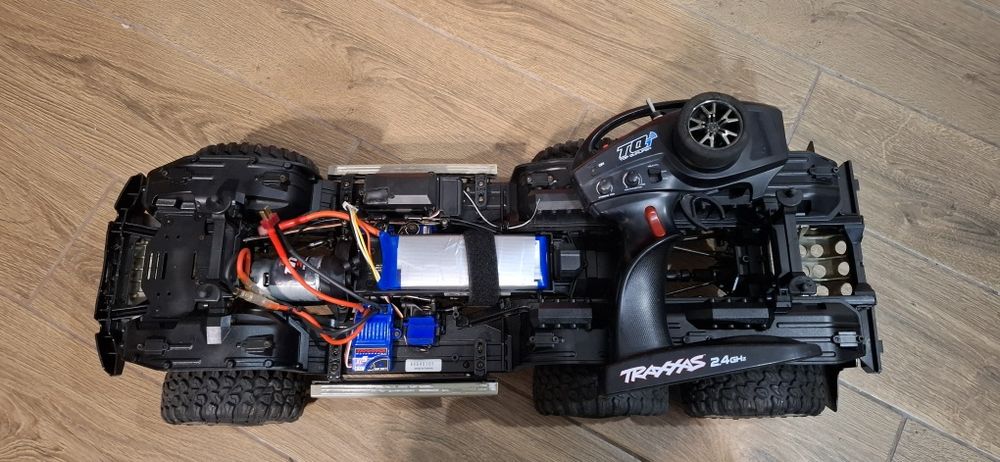 Продам  traxxas trx-6 mercedes g63  tamiya hpi himoto kyosho losi