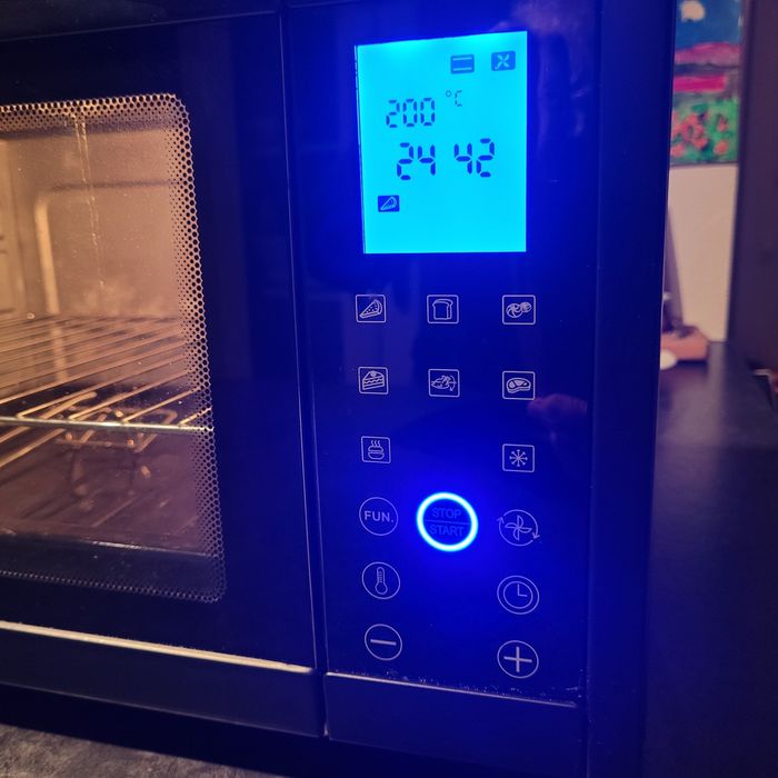 Piekarnik wolnostojacy First Austria,  piekarnik 30 litrów Termoobieg