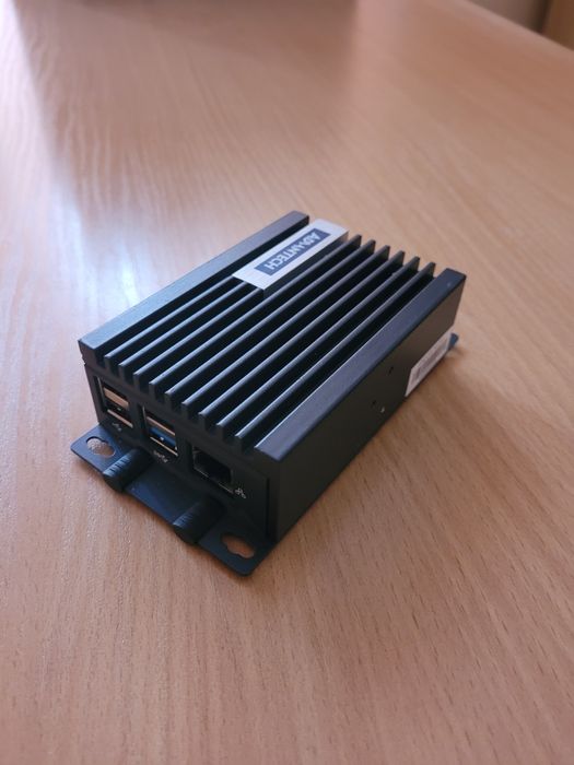 Raspberry Pi 4B 4GB + obudowa Advantech z HAT + zasilacz + karta 64GB