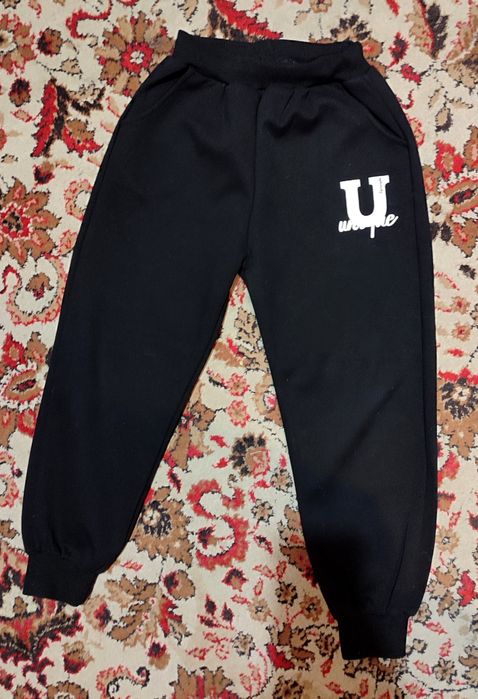 Спортивний костюм для дівчинки