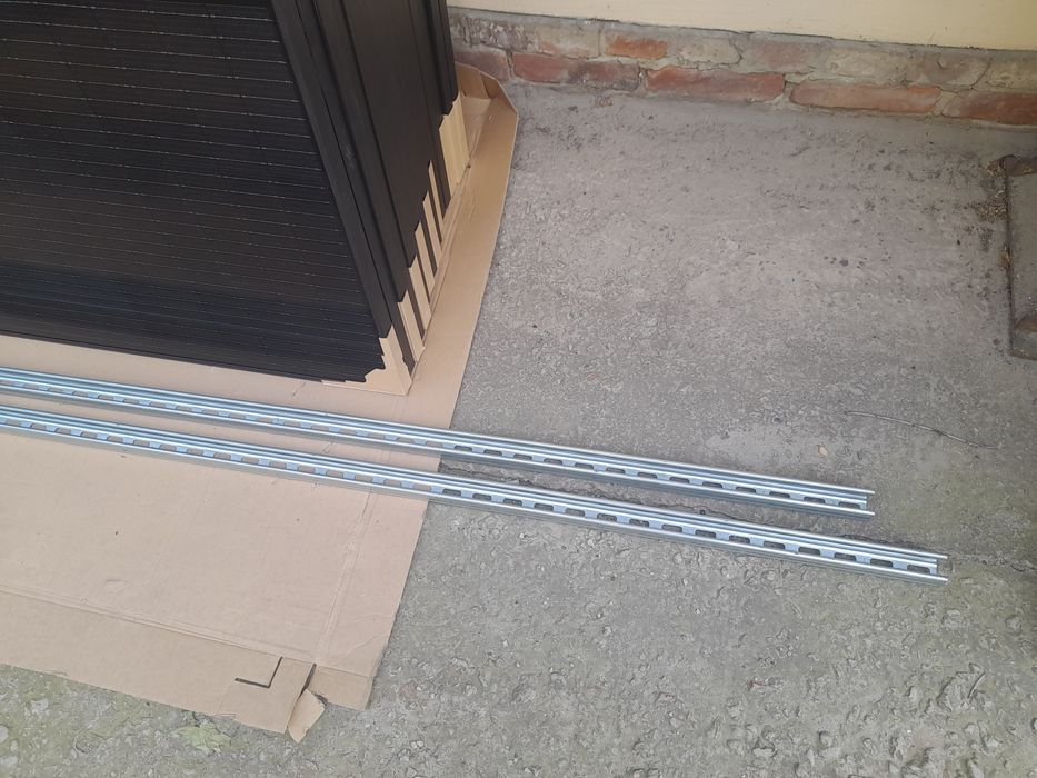 Комплектуючі, кріплення, кабель до сонячних станцій