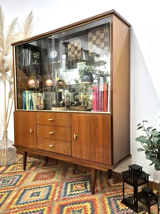 Vitrine / Aparador / Movel / Olaio / Vintage / Mesa