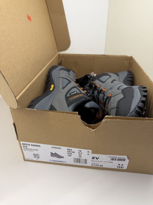 Взуття  туристичне Merrell