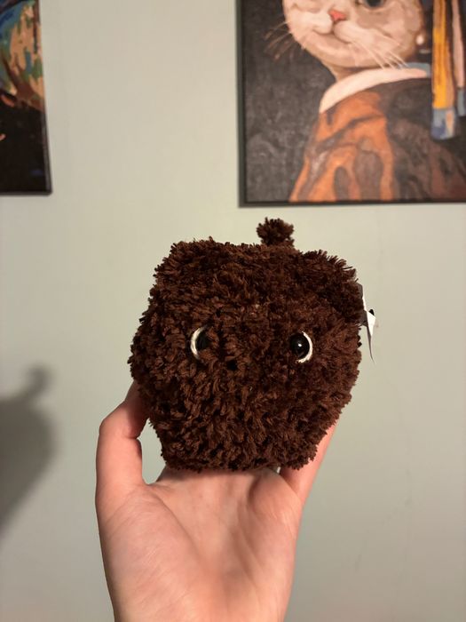 Pluszowy kot na szydełku - ciemnobrązowy, puchaty