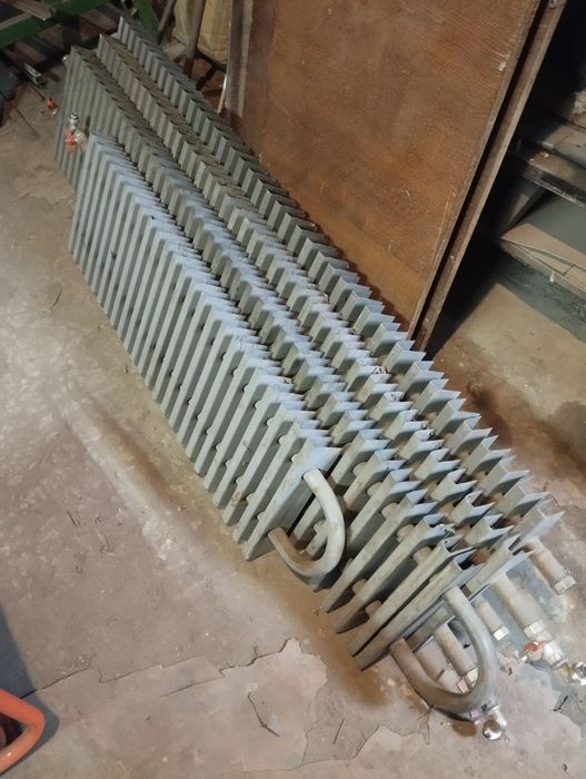 Продам батареи металлические