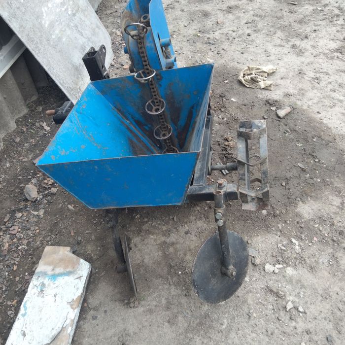 Картоплесажалка продається