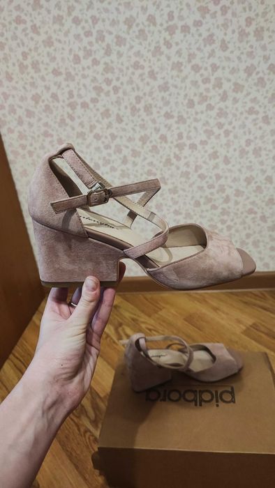 Босоніжки літні замшеві