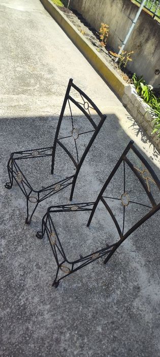 Cadeiras decorativas em ferro