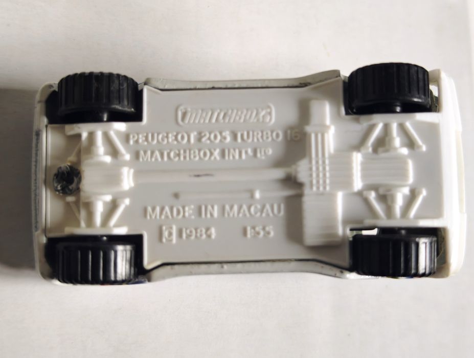 Miniaturas Matchbox -  Ford Escort, Peugeot 205 T16, Renault F1