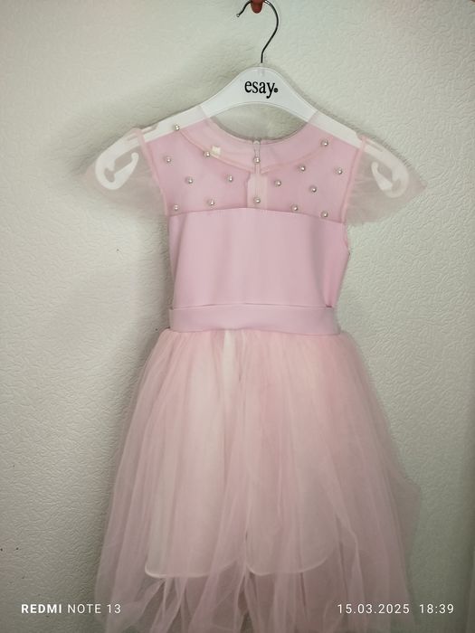 Чудова сукня на вік 7-8 років,ріст вказано 128