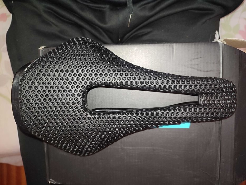 Selim de bicicleta RYET impresso em 3D, ultraleve, em fibra de carbono oca