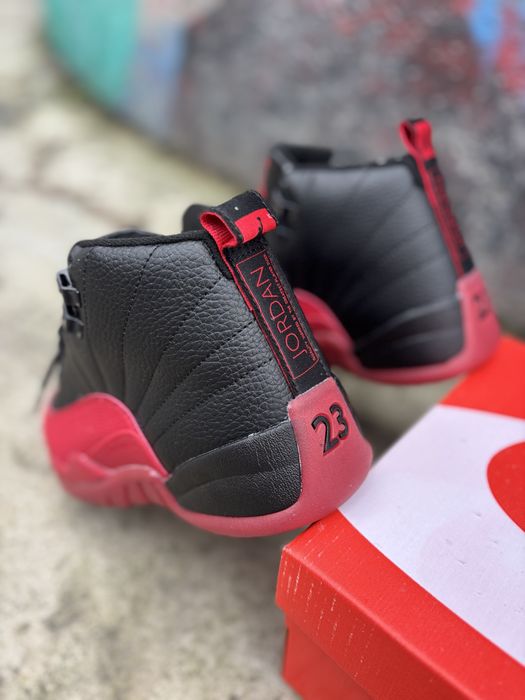 Мужские кроссовки Nike Air Jordan Retro 12 Black Red playoffs 2022 GS