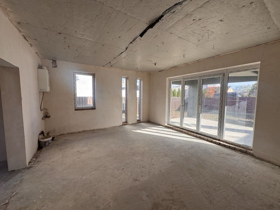 ДОВГОСТРОКОВА Оренда фасад Варшавська траса. Газ! 4 сотки