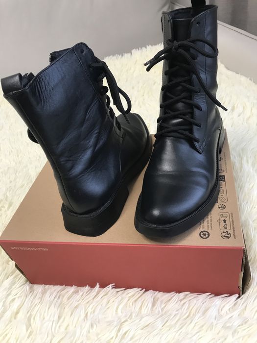 Жіночі шкіряні черевики