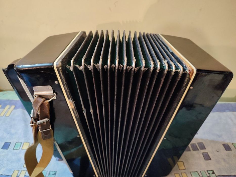 Продам баян у хорошому стані