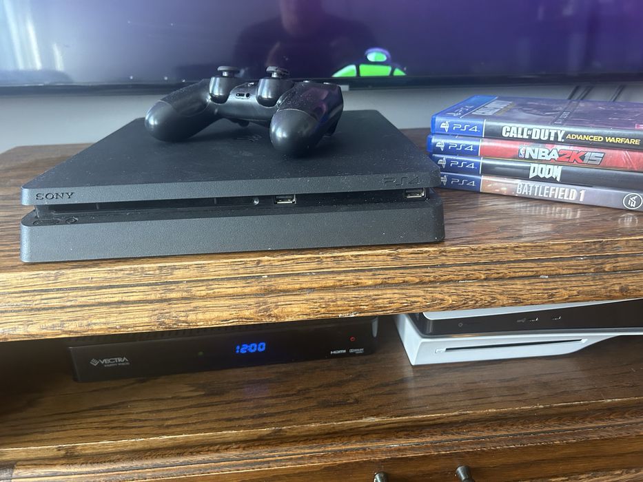 Playstation 4 z grami