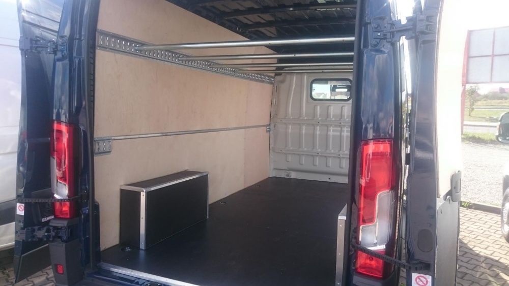 Peugeot Boxer L2H2 ochrona części ładunkowej