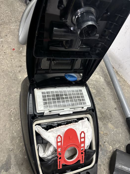 Пилосос Siens.