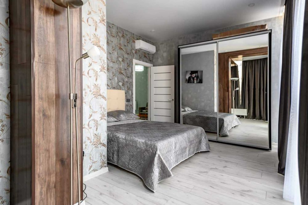 Стильная квартира с двумя спальнями.